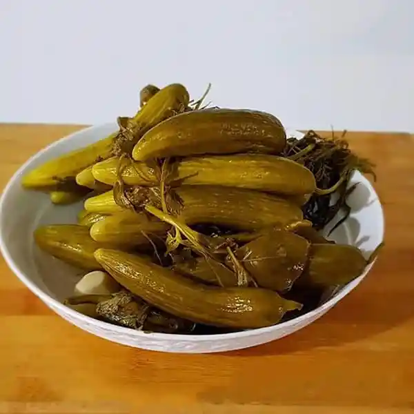 مواد لازم برای طرز تهیه خیارشور